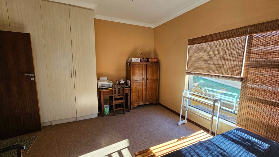 3 Bedroom Property for Sale in Avonddans Western Cape